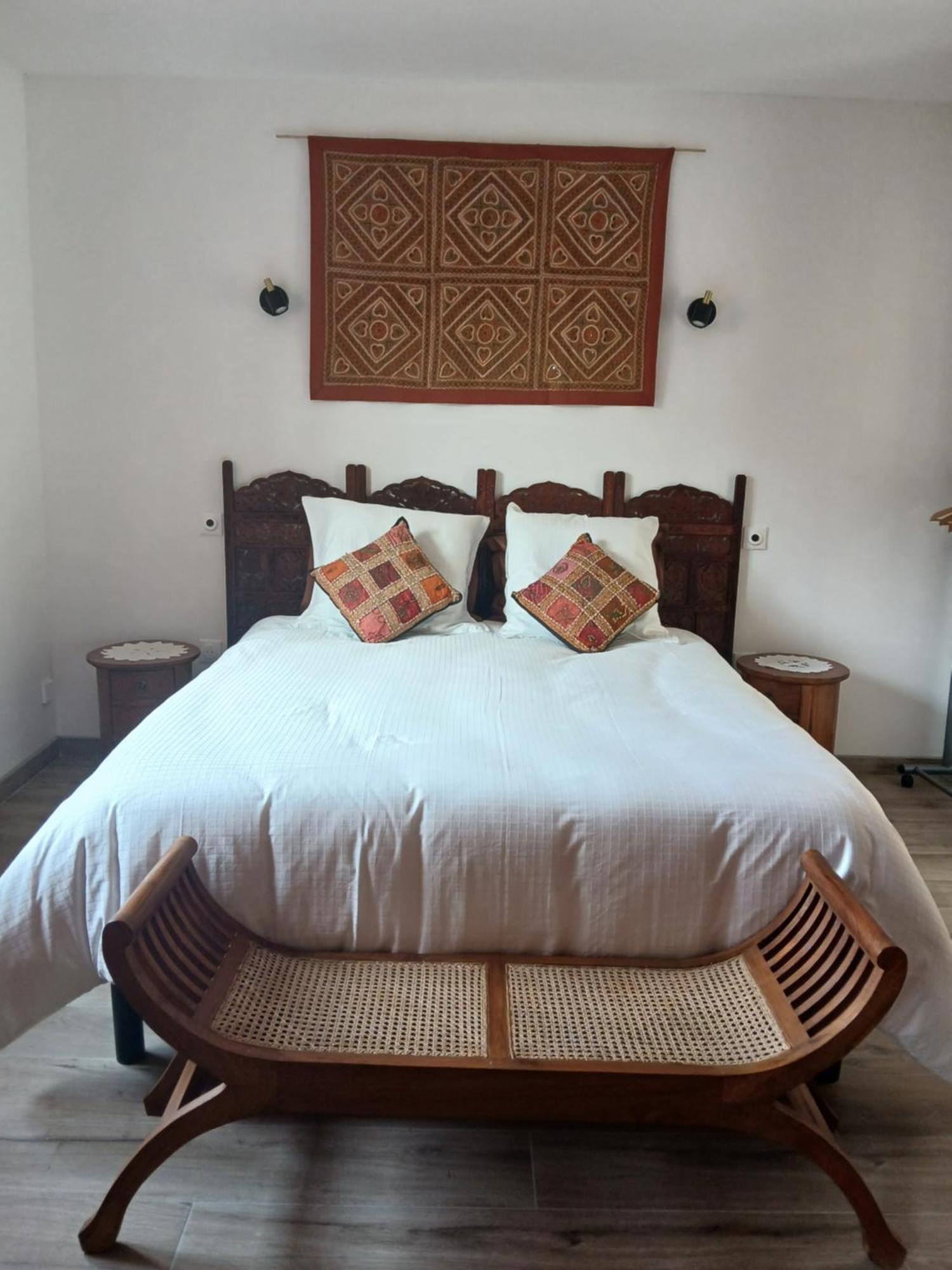 Les Trois Salazes Bed and Breakfast Cambrai Exteriör bild